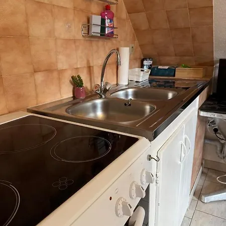 Dorothee - Parking Prive *