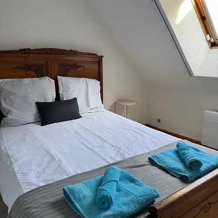 Dorothee - Parking Prive Пресинье